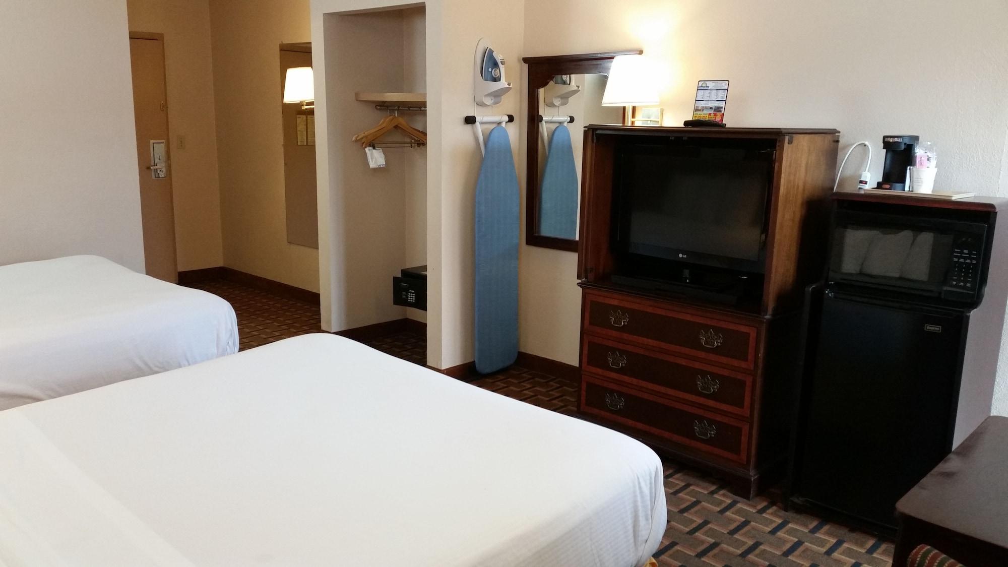 Days Inn By Wyndham Birmingham Al フーバー エクステリア 写真