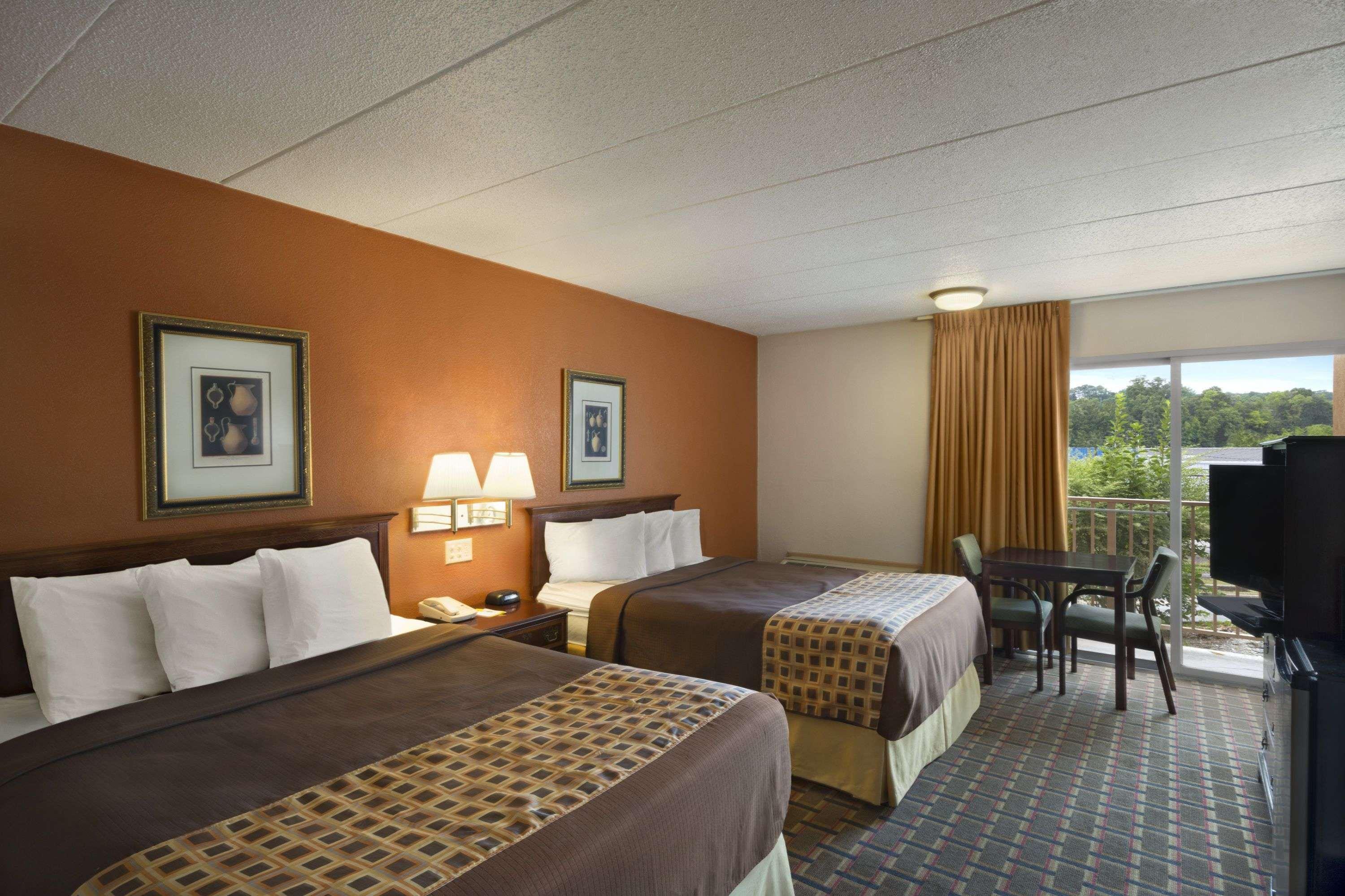 Days Inn By Wyndham Birmingham Al フーバー エクステリア 写真