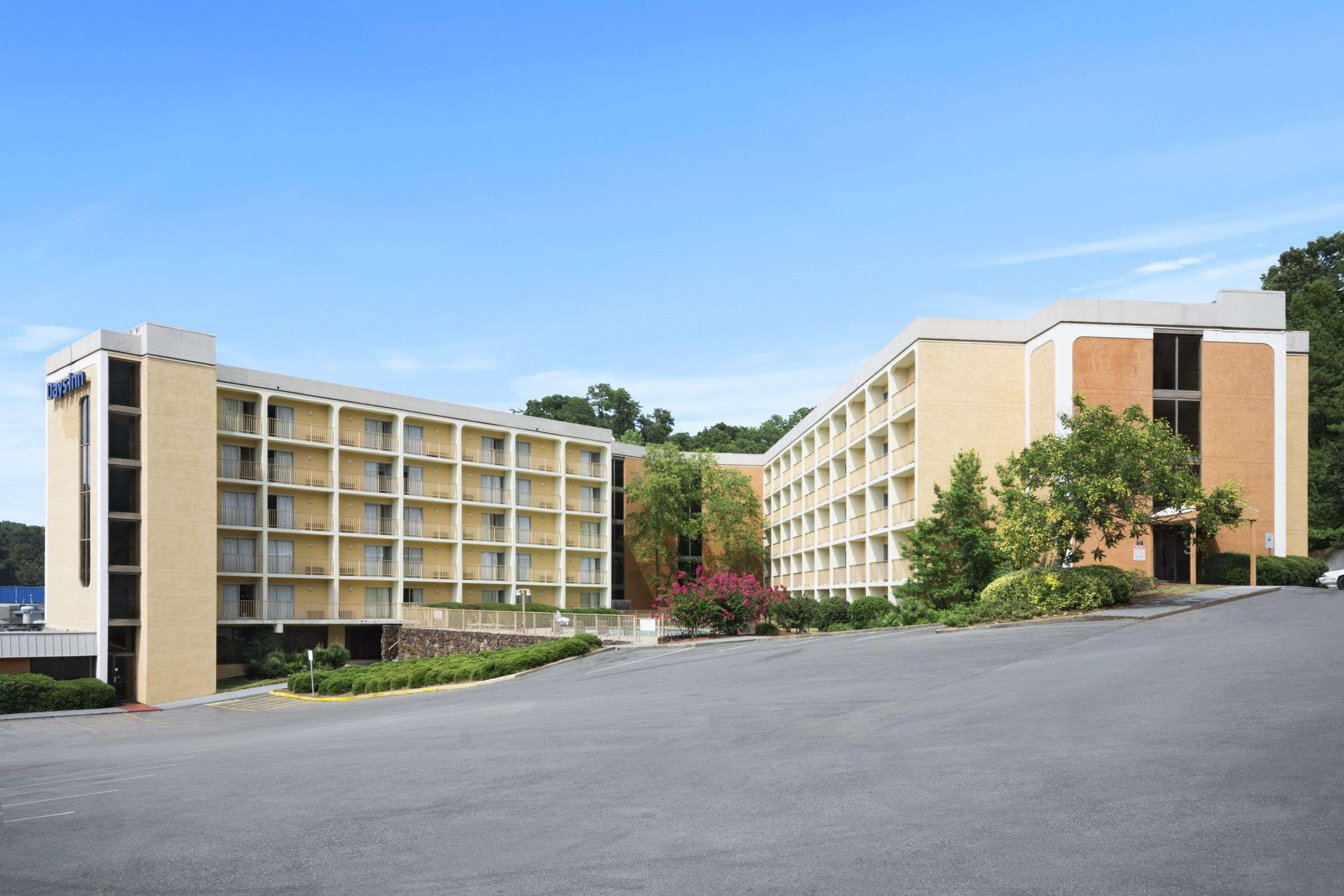 Days Inn By Wyndham Birmingham Al フーバー エクステリア 写真
